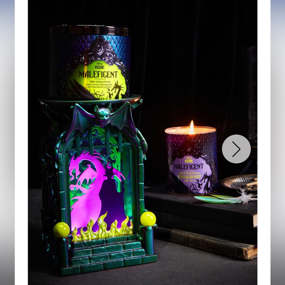 Disney Villians Maleficent Shadowbox Pedistal